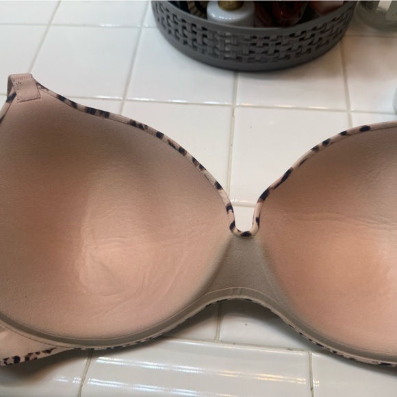 Victoria’s Secret 36DD bra - Picture 3 of 3